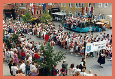 1. Gesamtdeutsches Bundestrachtenfest in Wechmar